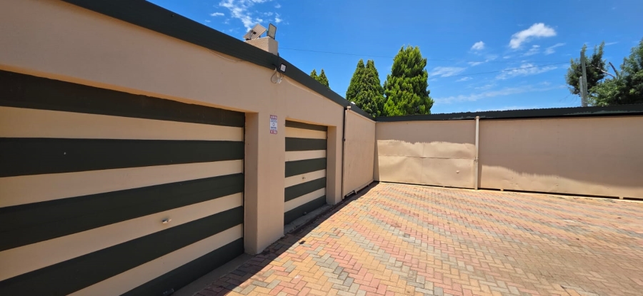 8 Bedroom Property for Sale in Meiringspark North West